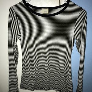 small b&w long sleeve